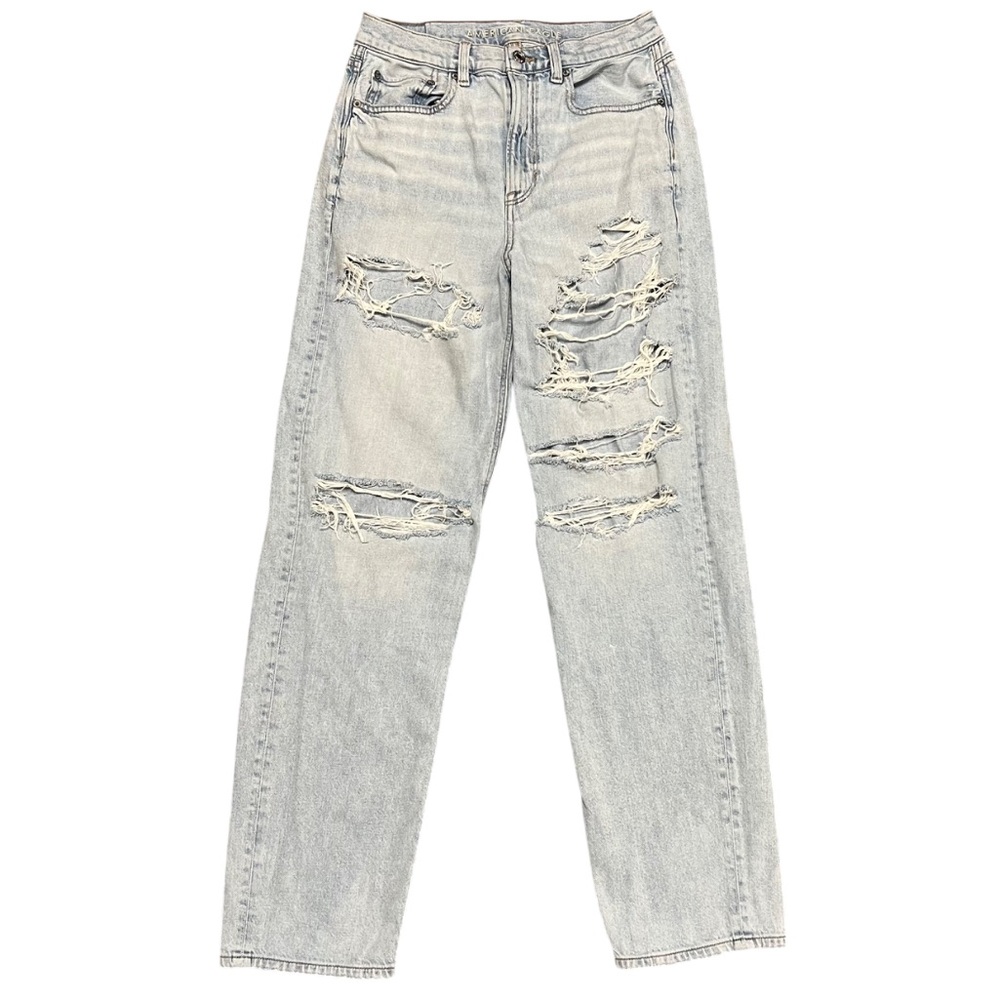 American Eagle Outfitters 🦩 Light Blue Distressed Jeans